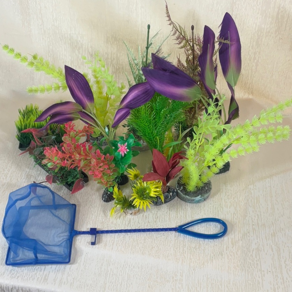 Assortment of 13 Fish tank Plant Decorations and Net